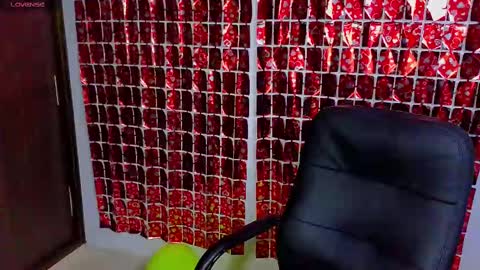Snapshot of katherinepeti chatting on 03/05/25, 11:27 KT new account online show from 03/05/25, 11:27
