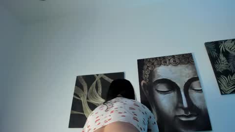 Snapshot of kathia_morelli chatting on 05/05/26, 11:40 Kathia online show from 05/05/26, 11:40