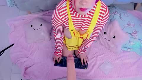 Snapshot of kathia_saenz chatting on 02/06/25, 03:48 Kathia  online show from 02/06/25, 03:48