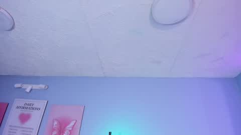 Snapshot of kathia_saenz chatting on 09/12/25, 04:12 Kathia  online show from 09/12/25, 04:12