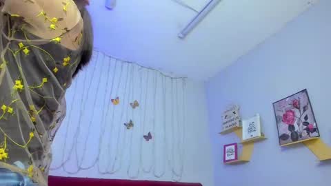 Paola online show from 02/14/25, 01:51