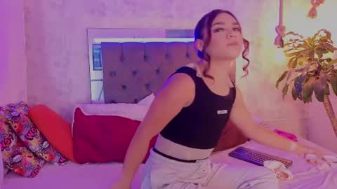 Snapshot of kathira_londres chatting on 07/01/26, 11:45 Sofia online show from 07/01/26, 11:45