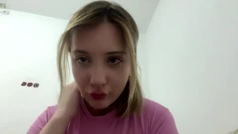 Snapshot of kathrinekiening chatting on 05/27/26, 05:21 Jessie online show from 05/27/26, 05:21