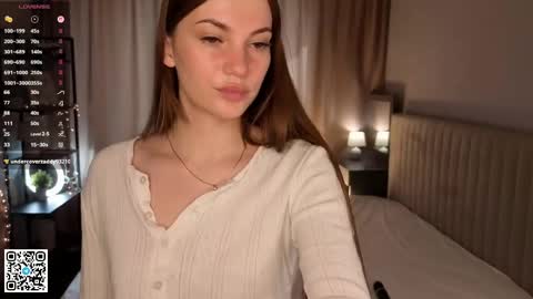 Lola online show from 04/11/26, 07:45