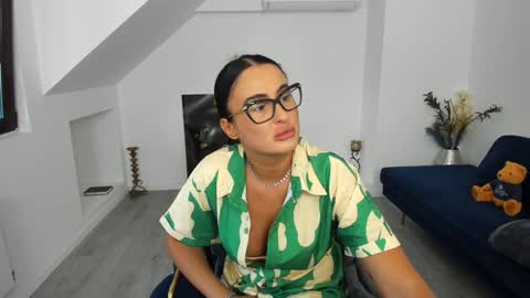 Snapshot of kathy_baby chatting on 09/16/25, 04:13 online show from 09/16/25, 04:13