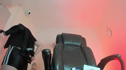 Katia  online show from 11/19/25, 11:21