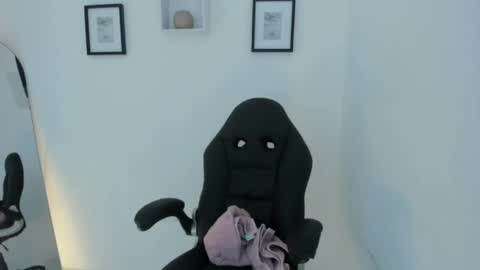 Snapshot of katia_sex25 chatting on 05/09/26, 08:03 Katia online show from 05/09/26, 08:03