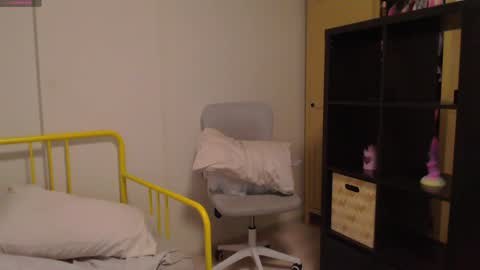 Katie Deville online show from 12/02/24, 06:52