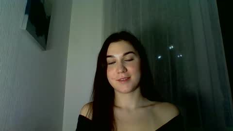 katie_foxi online show from 10/31/25, 06:09