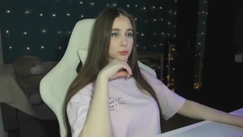 Snapshot of katie_taylorr chatting on 12/03/24, 10:40 Katie online show from 12/03/24, 10:40