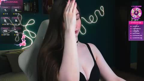 Snapshot of katie_taylorr chatting on 09/18/25, 10:45 Katie online show from 09/18/25, 10:45