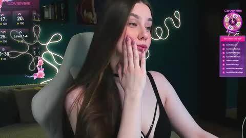 Snapshot of katie_taylorr chatting on 09/29/25, 10:47 Katie online show from 09/29/25, 10:47