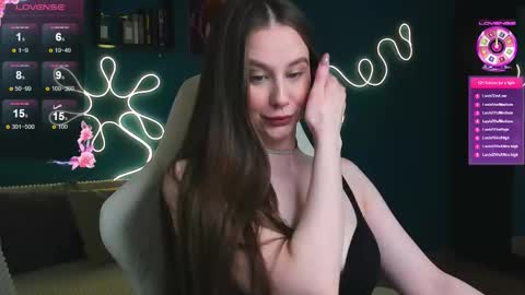 Snapshot of katie_taylorr chatting on 10/05/25, 09:45 Katie online show from 10/05/25, 09:45