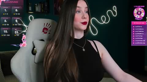 Snapshot of katie_taylorr chatting on 10/20/25, 02:01 Katie online show from 10/20/25, 02:01