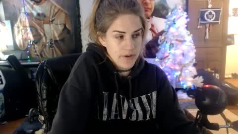 Snapshot of katiecutie_5 chatting on 01/01/25, 04:18 Katie online show from 01/01/25, 04:18