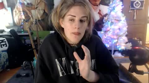 Snapshot of katiecutie_5 chatting on 01/01/25, 07:20 Katie online show from 01/01/25, 07:20