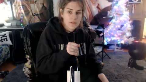 Snapshot of katiecutie_5 chatting on 01/08/25, 07:24 Katie online show from 01/08/25, 07:24