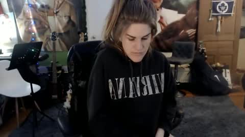 Snapshot of katiecutie_5 chatting on 02/13/25, 03:39 Katie online show from 02/13/25, 03:39