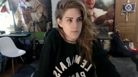 Snapshot of katiecutie_5 chatting on 02/14/25, 05:09 Katie online show from 02/14/25, 05:09