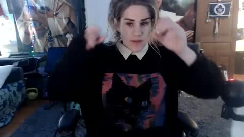 Snapshot of katiecutie_5 chatting on 02/26/25, 05:09 Katie online show from 02/26/25, 05:09