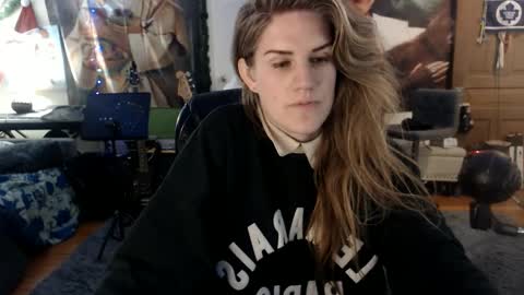 Snapshot of katiecutie_5 chatting on 03/05/25, 04:02 Katie online show from 03/05/25, 04:02