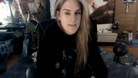 Snapshot of katiecutie_5 chatting on 03/08/25, 05:07 Katie online show from 03/08/25, 05:07