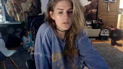 Snapshot of katiecutie_5 chatting on 09/18/25, 05:20 Katie online show from 09/18/25, 05:20