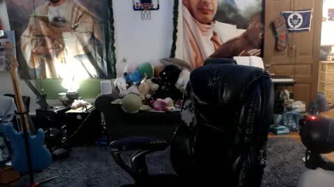 Snapshot of katiecutie_5 chatting on 05/17/26, 04:10 Katie online show from 05/17/26, 04:10