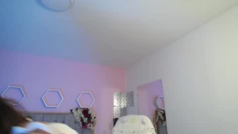 Snapshot of katiee_jones_ chatting on 12/20/24, 01:22 Katherine online show from 12/20/24, 01:22