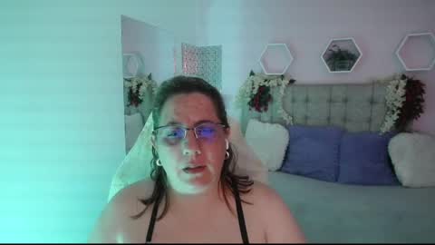 Snapshot of katiee_jones_ chatting on 03/01/25, 03:49 Katherine online show from 03/01/25, 03:49