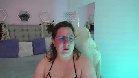 Snapshot of katiee_jones_ chatting on 03/09/25, 12:31 Katherine online show from 03/09/25, 12:31