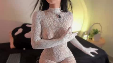 Snapshot of katiepeach_ chatting on 05/25/26, 12:00 Katy IGPeach kat666 online show from 05/25/26, 12:00