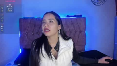 Snapshot of katiie_m chatting on 05/06/26, 09:25 Katie online show from 05/06/26, 09:25