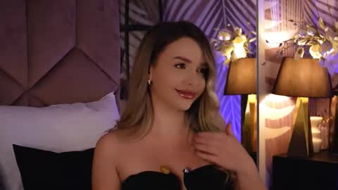 KatJolie online show from 10/25/25, 07:19