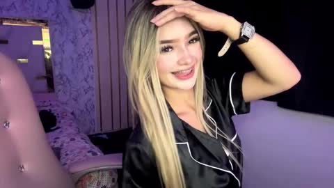 Snapshot of katleen_v chatting on 11/24/25, 07:30 Katleen. online show from 11/24/25, 07:30