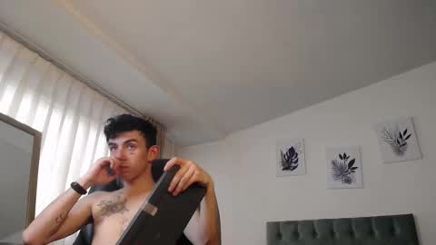 Snapshot of katnia_and_marcuz chatting on 12/22/24, 04:38 Katnia and Marcuz online show from 12/22/24, 04:38