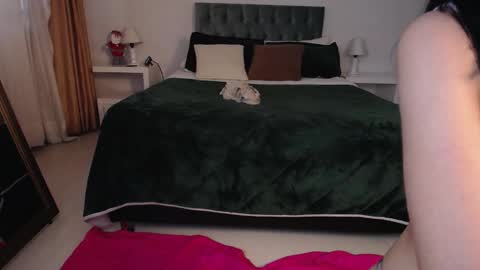 Snapshot of katnia_and_marcuz chatting on 12/29/24, 04:51 Katnia and Marcuz online show from 12/29/24, 04:51