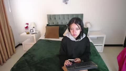 Snapshot of katnia_and_marcuz chatting on 01/03/25, 12:41 Katnia and Marcuz online show from 01/03/25, 12:41