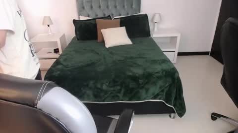 Snapshot of katnia_and_marcuz chatting on 01/09/25, 12:30 Katnia and Marcuz online show from 01/09/25, 12:30