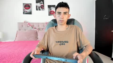 Snapshot of katnia_and_marcuz chatting on 01/23/25, 12:41 Katnia and Marcuz online show from 01/23/25, 12:41