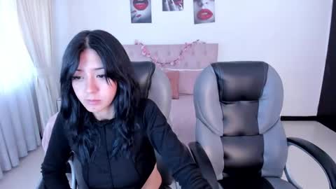 Snapshot of katnia_and_marcuz chatting on 01/26/25, 12:43 Katnia and Marcuz online show from 01/26/25, 12:43