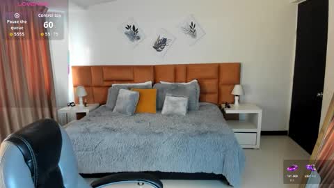 Snapshot of katnia_and_marcuz chatting on 10/15/25, 12:05 Katnia and Marcuz online show from 10/15/25, 12:05