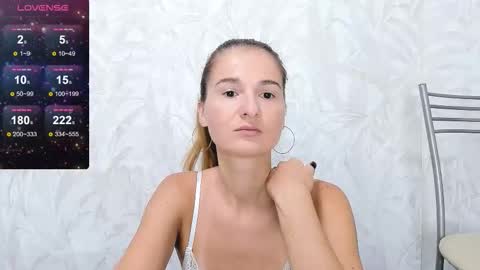 Snapshot of katrin_brook chatting on 09/19/25, 04:58 Katrin Brook online show from 09/19/25, 04:58