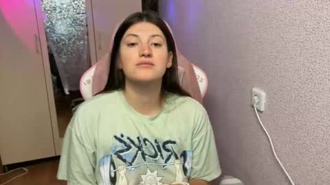 Snapshot of katrin_kristal chatting on 04/26/26, 06:05 naked in pvt show 100 tk online show from 04/26/26, 06:05