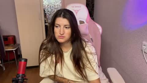 Snapshot of katrin_kristal chatting on 07/19/26, 06:11 naked in pvt show 100 tk online show from 07/19/26, 06:11