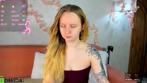 Snapshot of katrina_bail chatting on 09/09/25, 01:05 Katrina Bail online show from 09/09/25, 01:05