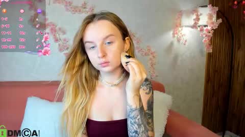 Snapshot of katrina_bail chatting on 09/13/25, 12:43 Katrina Bail online show from 09/13/25, 12:43