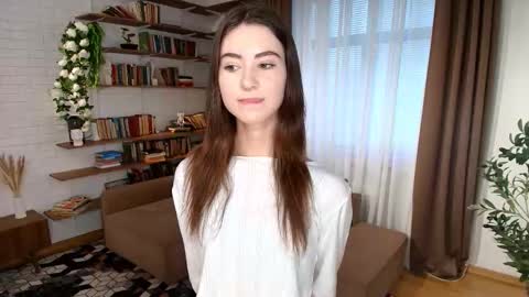 Kate Aurora online show from 03/04/26, 10:10