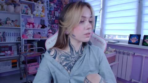 Snapshot of katrinwaifu chatting on 10/05/25, 01:53 Katrin online show from 10/05/25, 01:53