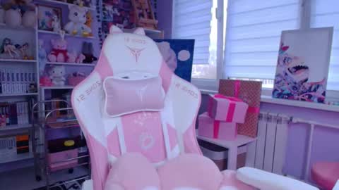 Snapshot of katrinwaifu chatting on 10/10/25, 02:27 Katrin online show from 10/10/25, 02:27